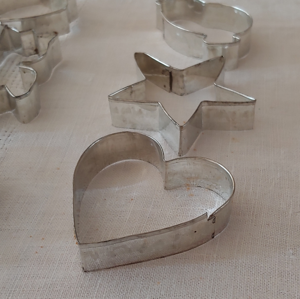 Vintage Metal Cookie Cutter Set - Picture 7 of 11